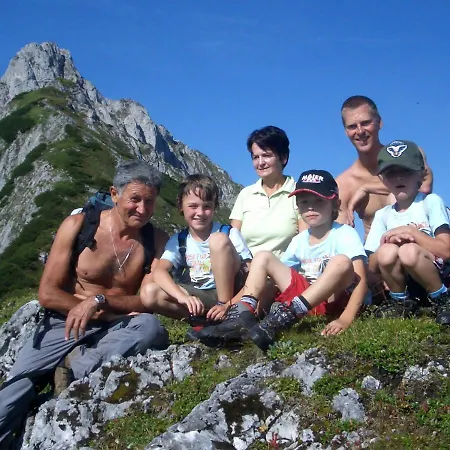 Haus Weinacht Pensión *